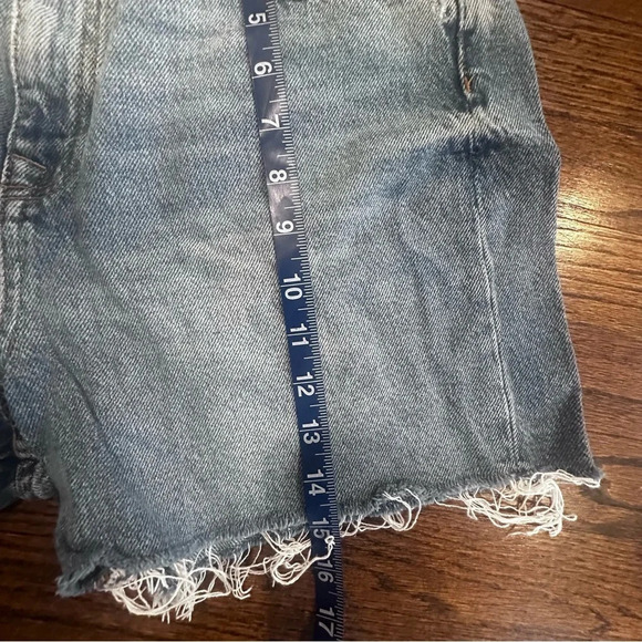Zara 90’s Denim Bermuda Shorts size 6. Bloggers Favorite  1230 - Picture 9 of 12